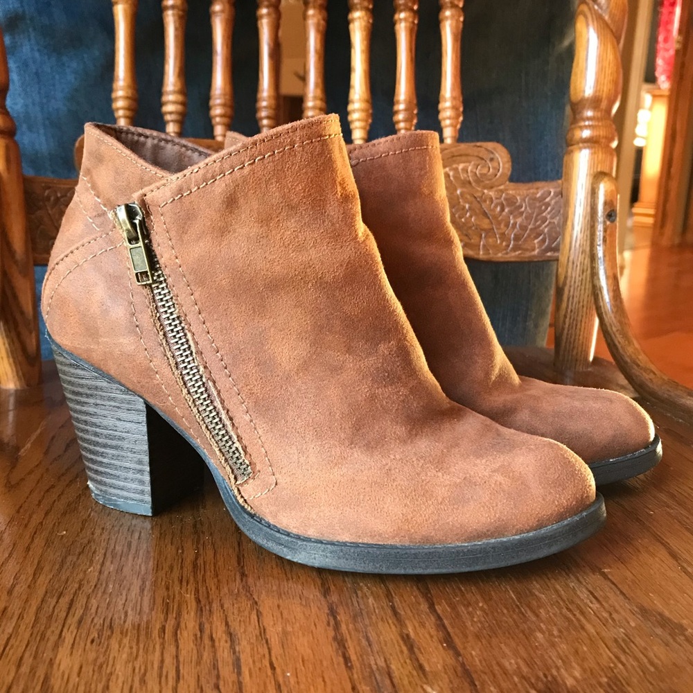 True Craft heeled booties, size 6